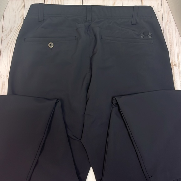 UA men’s performance fabric pants. Zip & button front. 2 pockets front & back - Picture 5 of 8